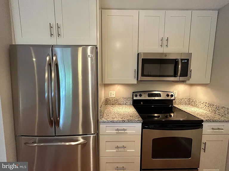 2107 N Rolfe St #D — Photo 7