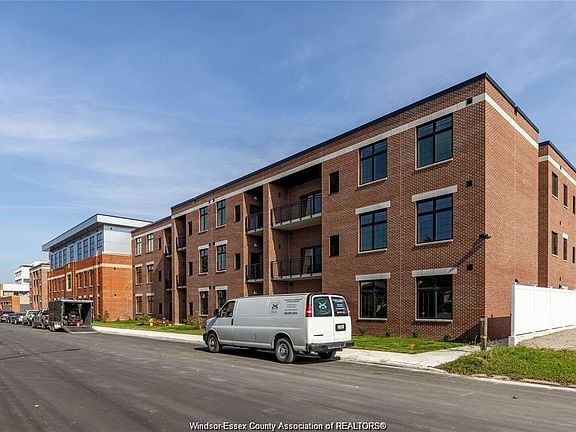 2nd image of 1370 Argyle Rd #124