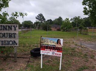 7465 Calhoun Rd, Houston, TX 77033