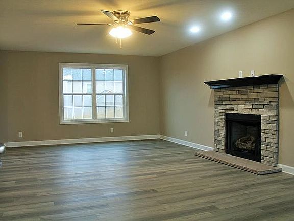 2nd image of 526 Somerset Ln