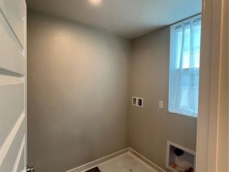 7358 Parker Ln — Photo 5