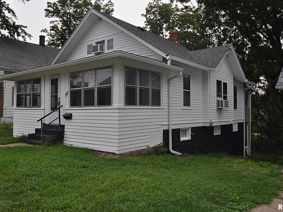 2nd image of 1815 Belle Ave