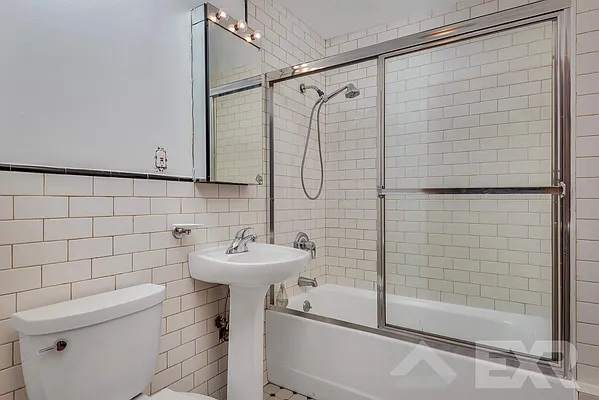 Rented by EXR | media 6