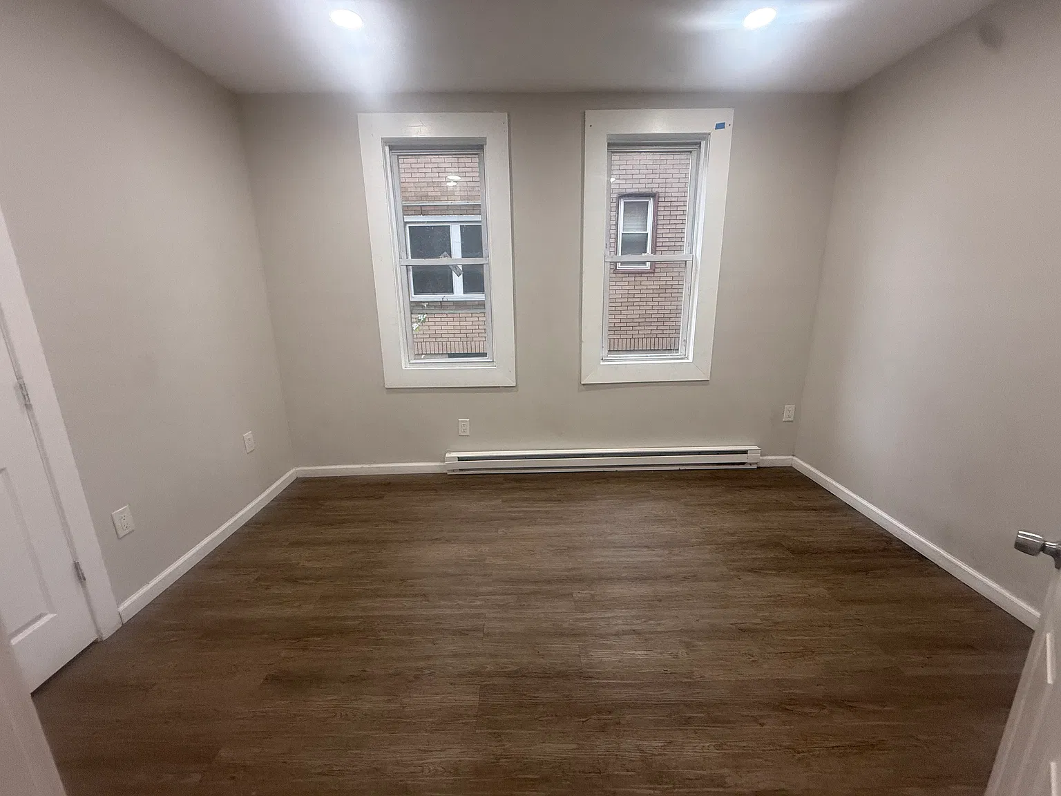 1 bed, 900 sqft, $1,050 — Photo 4