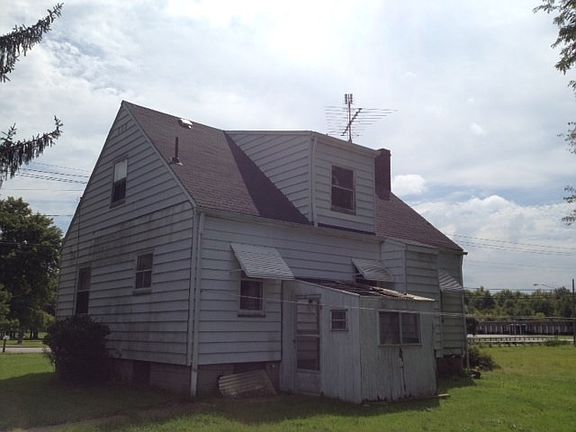 2nd image of 6638 Tod Ave SW