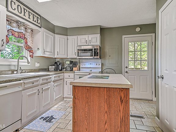 4th image of 1105 Quail Harbour Dr