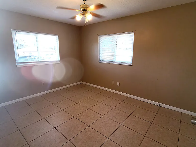 1712 Tuttle St #2 — Photo 7