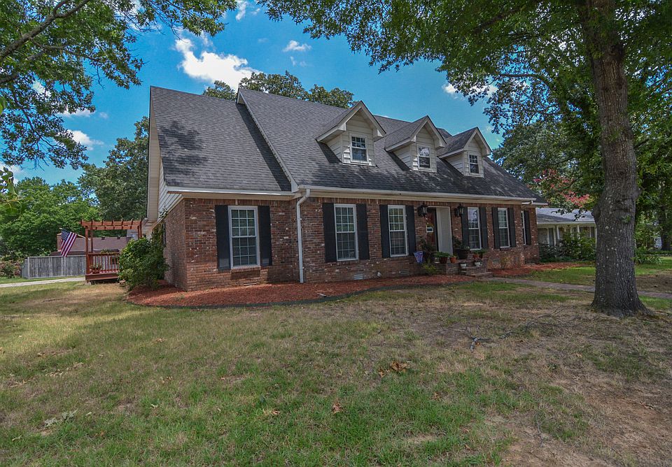 1st image of 3524 McCord Dr