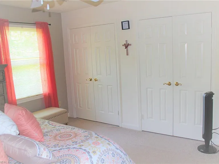 561 Kristy Ct — Photo 12