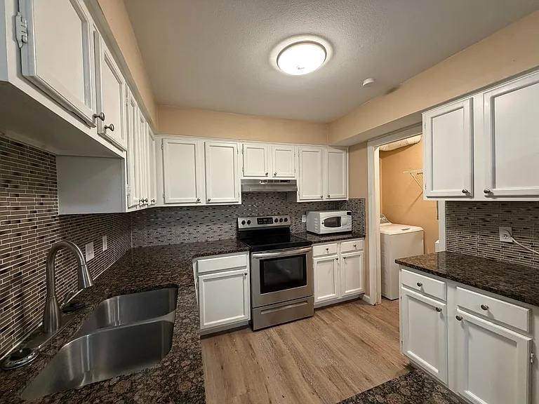 4226 Walnut Hills Dr #4 — Photo 9