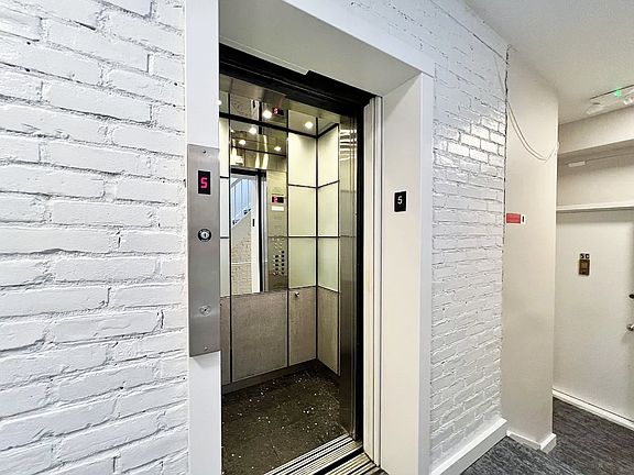 5th image of 430 E 87th St APT 3A