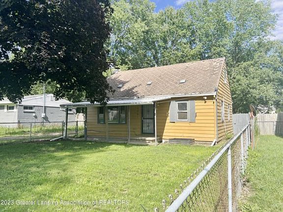3rd image of 6041 Hughes Rd