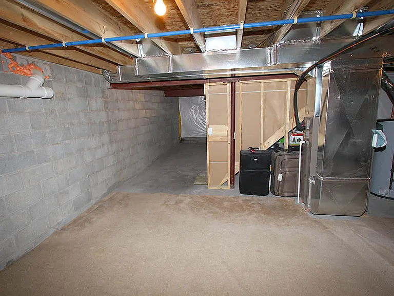 1 Roundtable Way — Photo 7