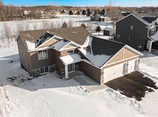 907 Palm Cir, Annandale, MN 55302