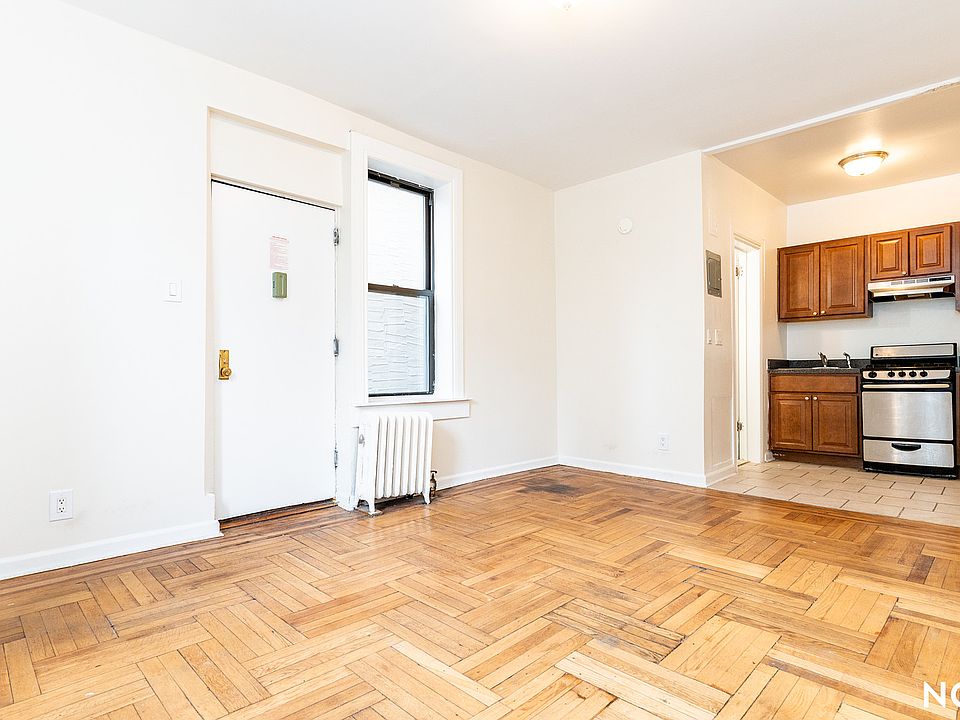 1st image of 11921 Metropolitan Ave APT 1L
