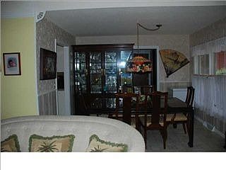3rd image of 103 Carlton Ct