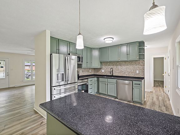 5th image of 7609 Tinsel Ave
