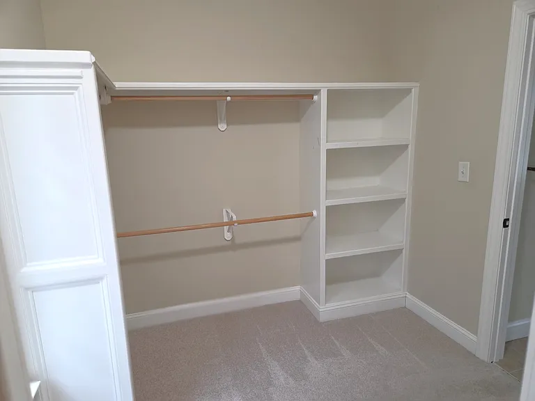 1105 Bert Ct — Photo 2