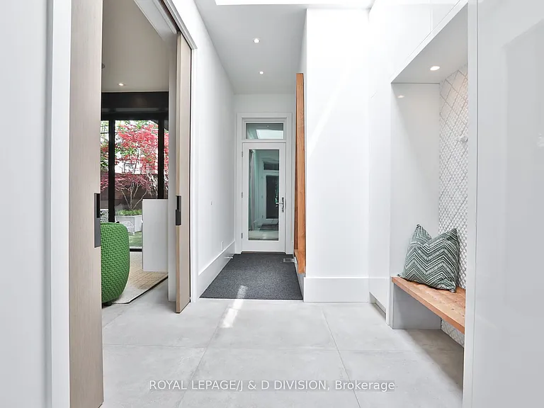 426 Ontario St — Photo 18