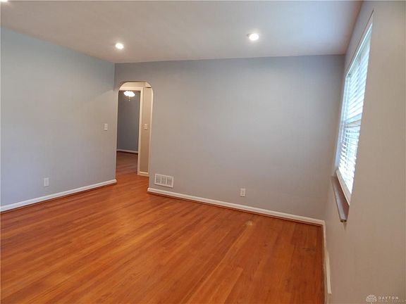 4th image of 7264 Thomas Dr