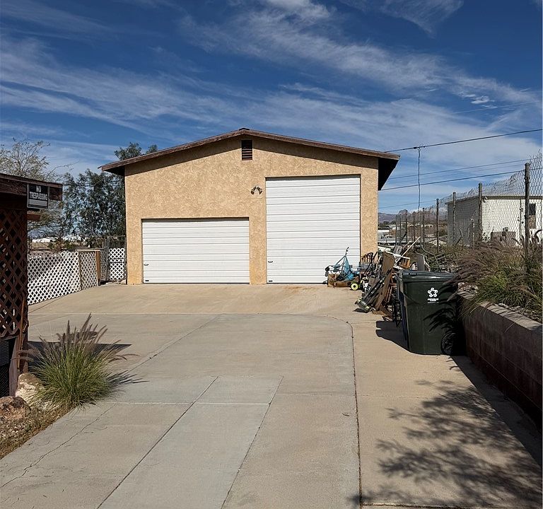 2nd image of 1676 Colina Drive