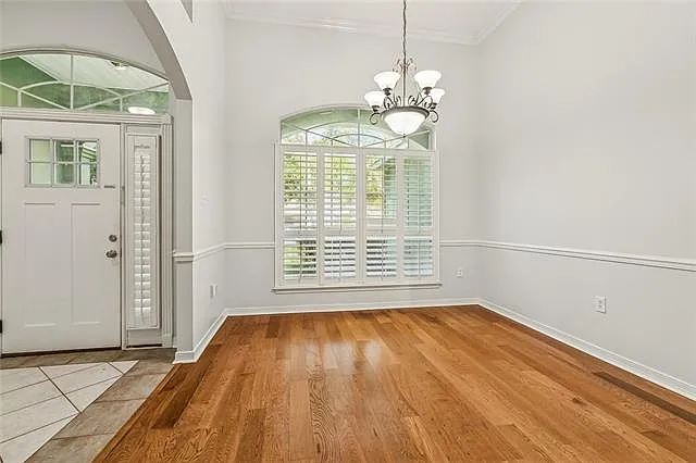 4 bed, 2.5 bath, 1990 sqft, $2,400 — Photo 2