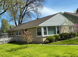 8934 Southview Ave, Brookfield, IL 60513