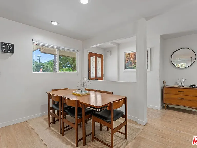 5211 Allott Ave — Photo 9
