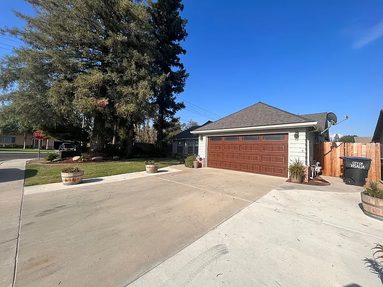540 N Peppertree St — Photo 3