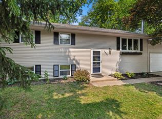 1407 Centennial Dr, Champaign, IL