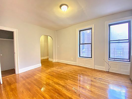 1st image of 561 W 179th St Front 4