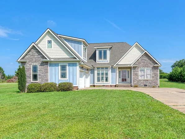 136 Louis Ln, Cowpens, SC 29330