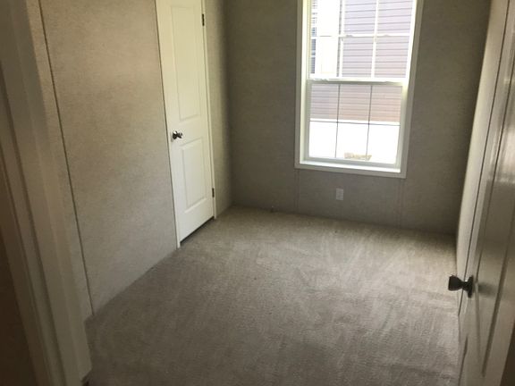 5th image of 8 Leeward Ln