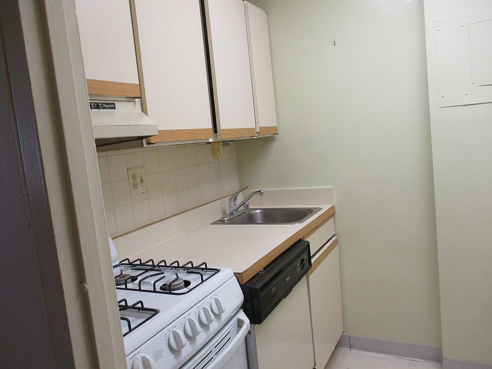 1st image of 1021 Arlington Blvd APT 829