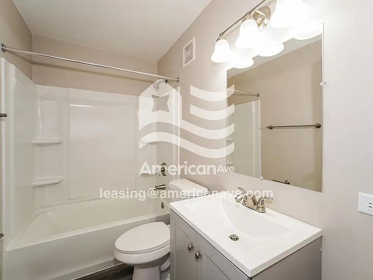 1509453_013_bathroom_13645500.jpg