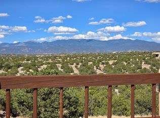 12 Vuelta Tomas, Santa Fe, NM 87506