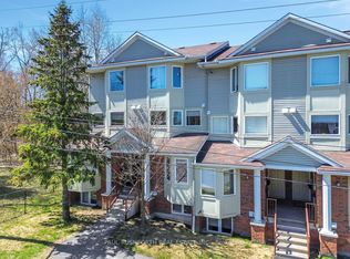 1400 Wildberry Ct #11, Ottawa, ON K1C 7K6