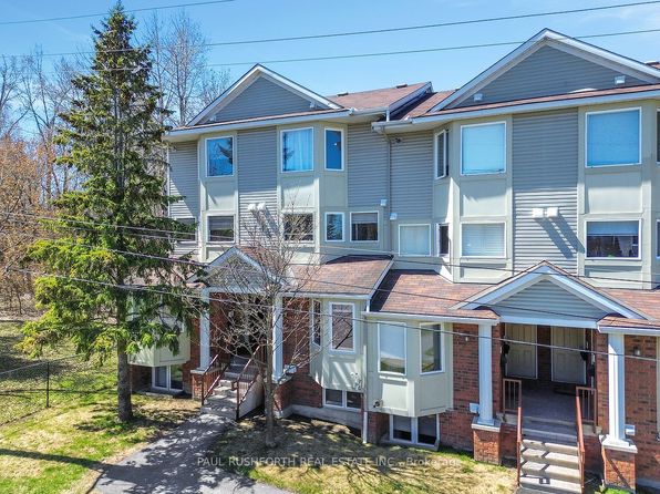 1400 Wildberry Ct #11, Ottawa, ON K1C 7K6