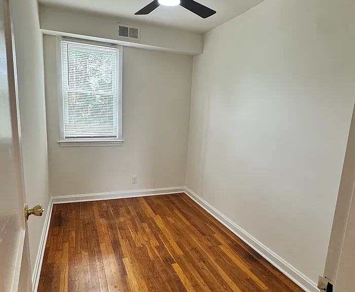 1500 Aldeney Ave — Photo 2