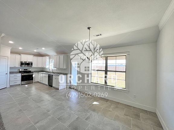 4th image of 3205 Ethan Dr