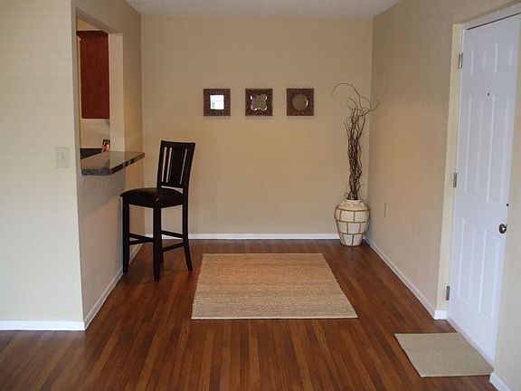 5th image of 2065 Dixie Belle Dr APT A