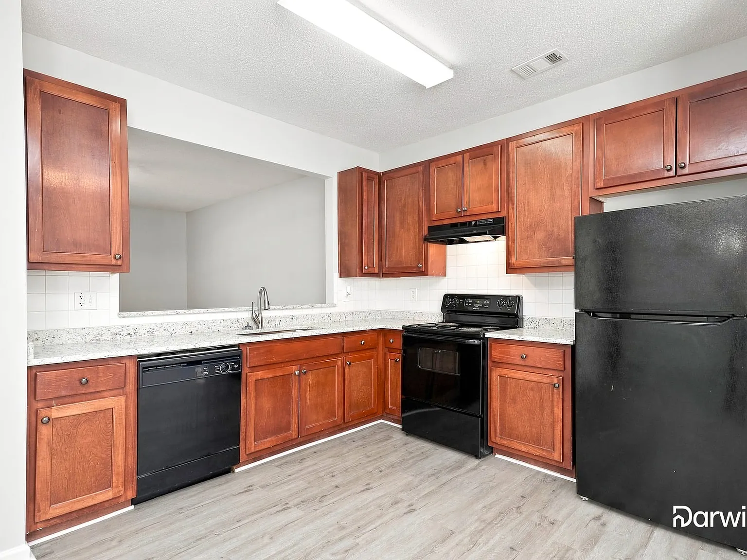 3 bed, 2.5 bath, 1530 sqft, $1,520 — Photo 3