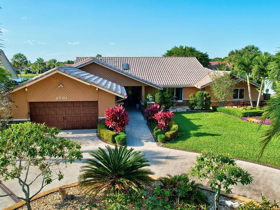 1st image of 8701 Banyan Court