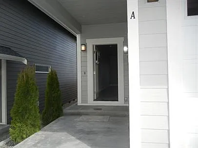 4 bed, 2.5 bath, 1766 sqft, $2,695 — Photo 2