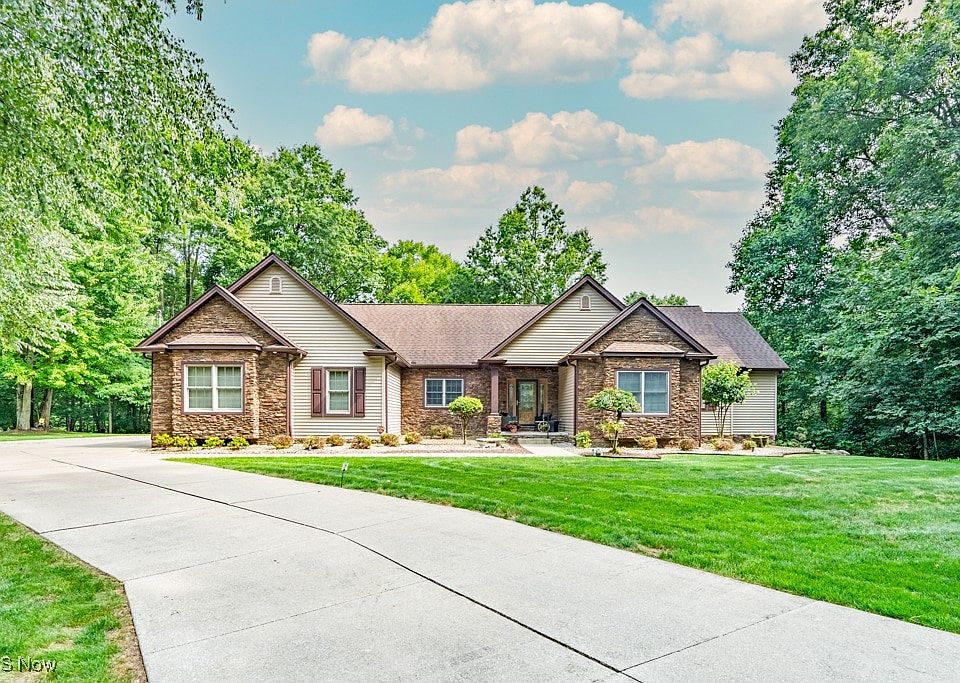 1st image of 4407 Williamsburg Dr