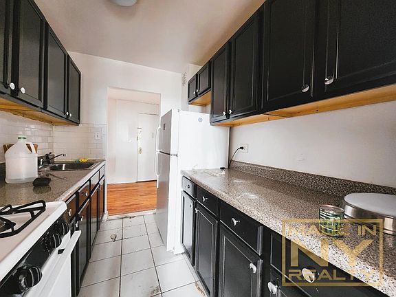 3rd image of 1625 Rockaway Pkwy #7O