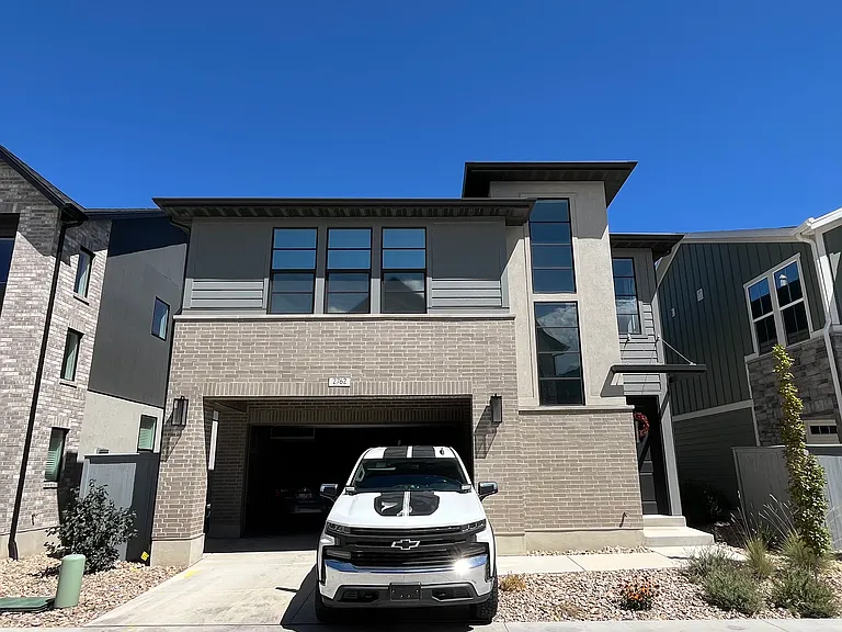 2762 N 3870 W — Photo 1