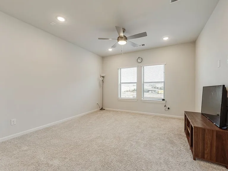 2201 Peters Colony Dr — Photo 7