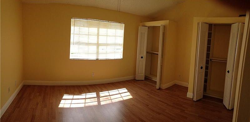 2nd image of 2913 Belmont Ln #2913