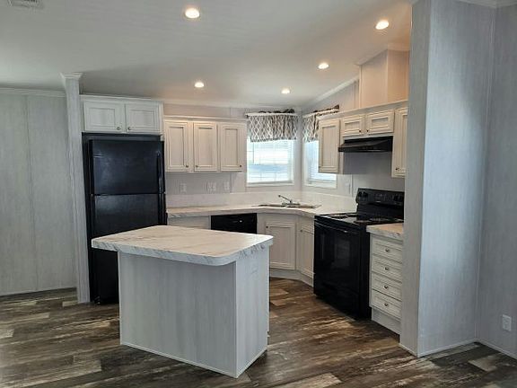 3rd image of 4125 Park St N #646